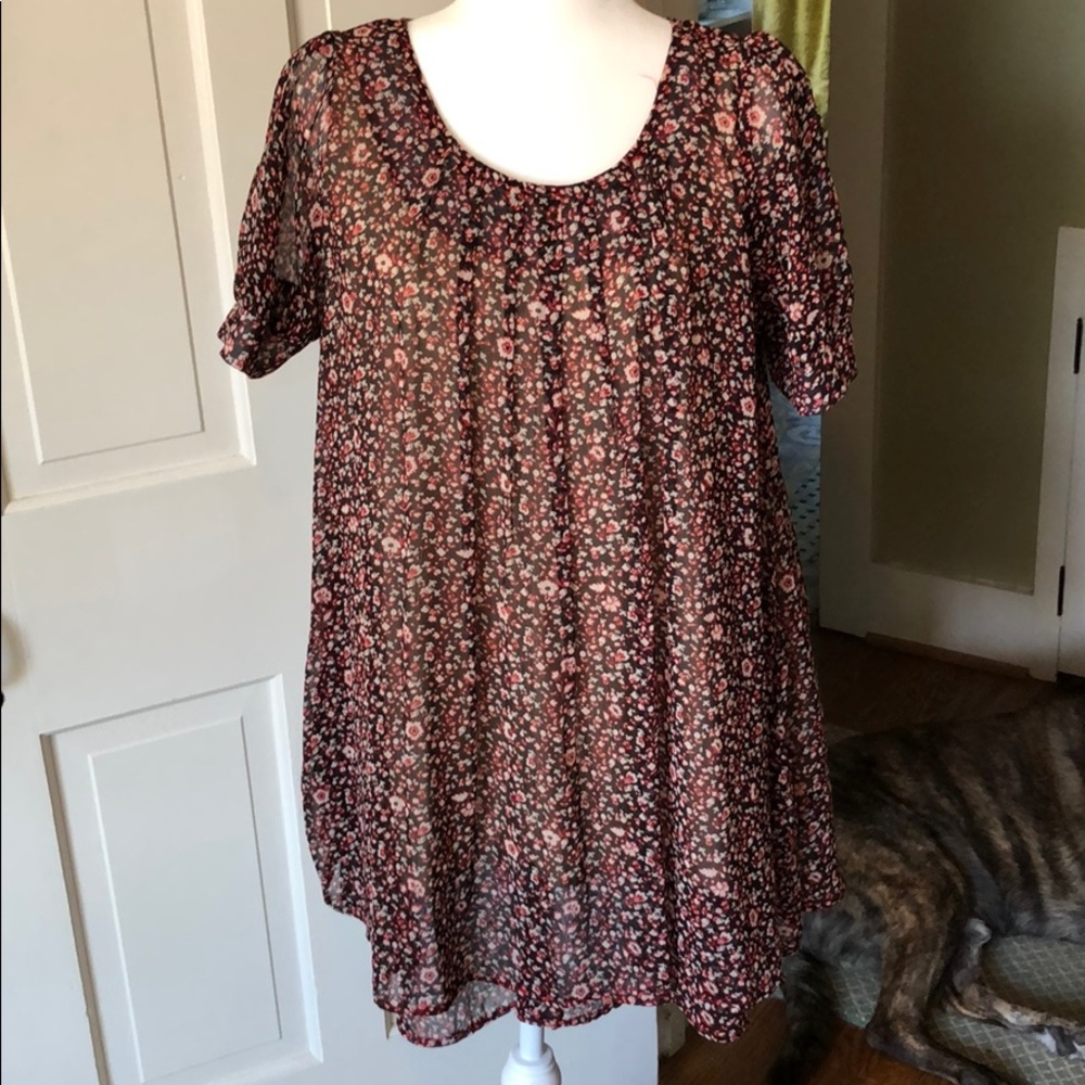 Think Closet NY floral print top. Size M/L.